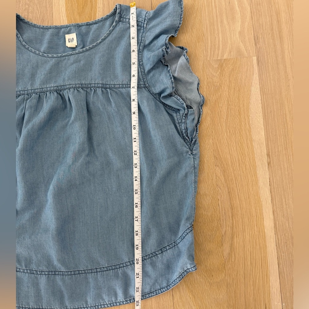 GAP Women's Chambray Ruffle Sleeve Top - Picture 6 of 9